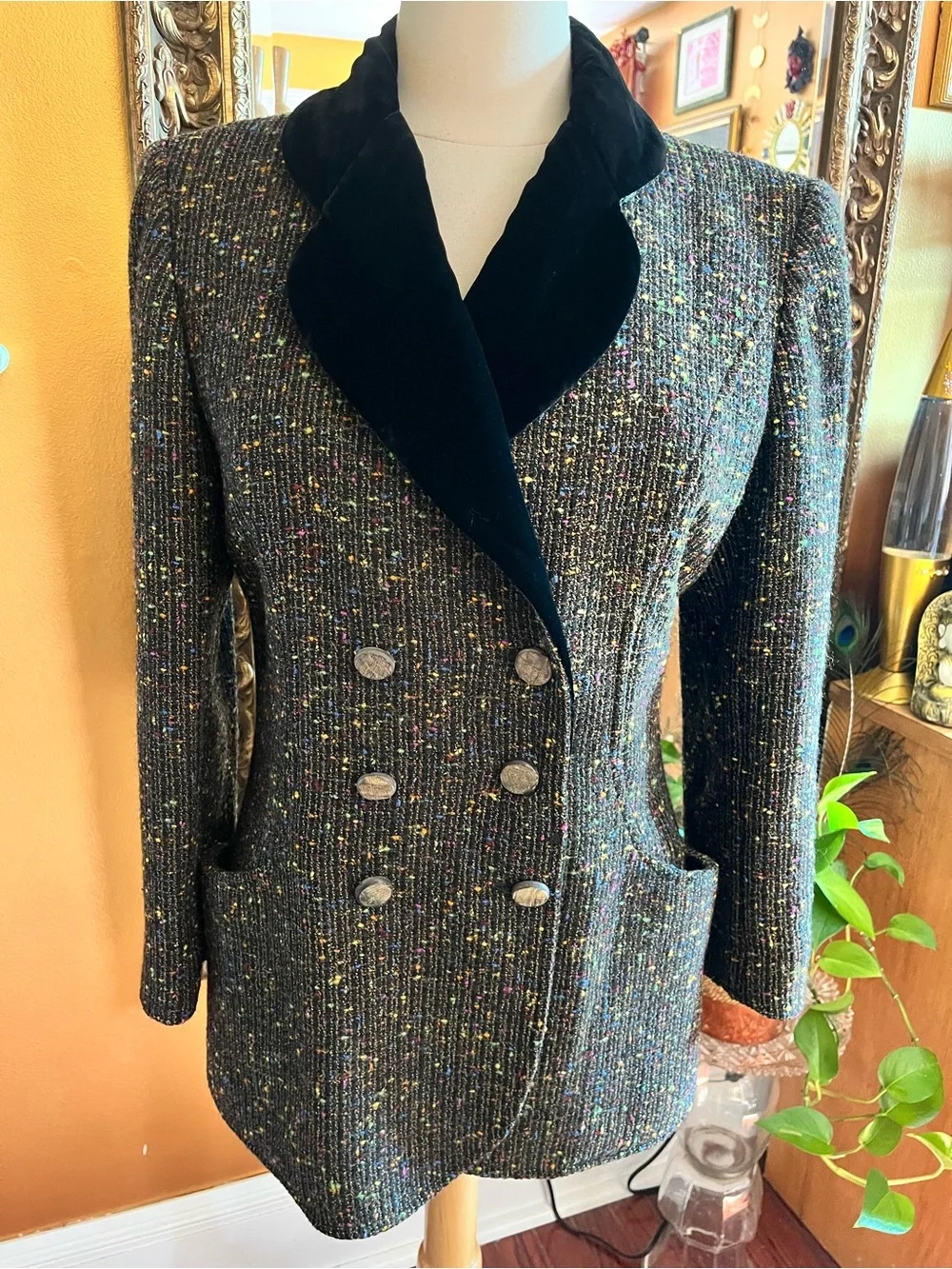Emanuel Ungaro Black Tweed Blazer with Multicolor Speckle & Velvet Lapel Size 14